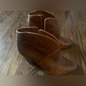 Vince Camino brown camel leather booties